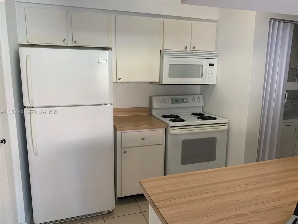 18322 NW 68th Avenue Hialeah FL 33015