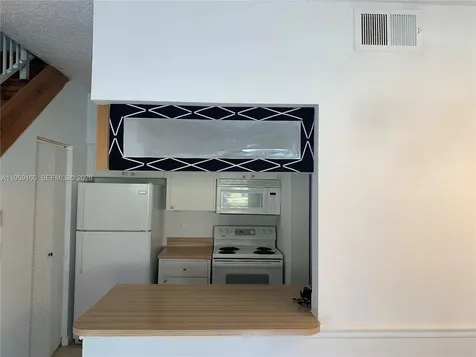 18322 NW 68th Avenue Hialeah FL 33015