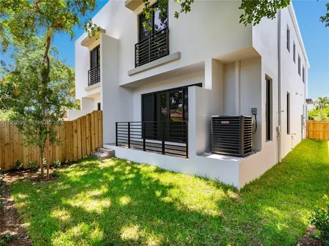 847 SW 29th Street Fort Lauderdale FL 33315
