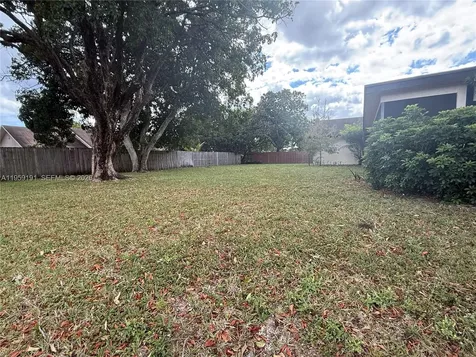 1140 NW 78th Terrace Plantation FL 33322