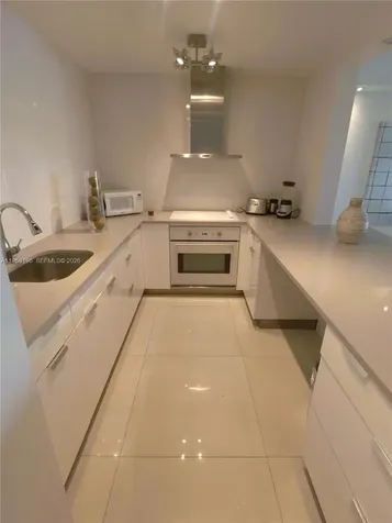 19390 Collins Avenue Sunny Isles Beach FL 33160