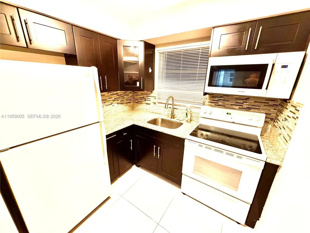 1859 Wiley Street Hollywood FL 33020