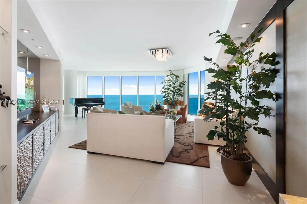 2711 S Ocean Drive Hollywood FL 33019