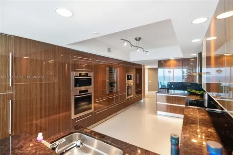 2711 S Ocean Drive Hollywood FL 33019