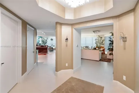 2711 S Ocean Drive Hollywood FL 33019