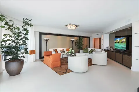 2711 S Ocean Drive Hollywood FL 33019