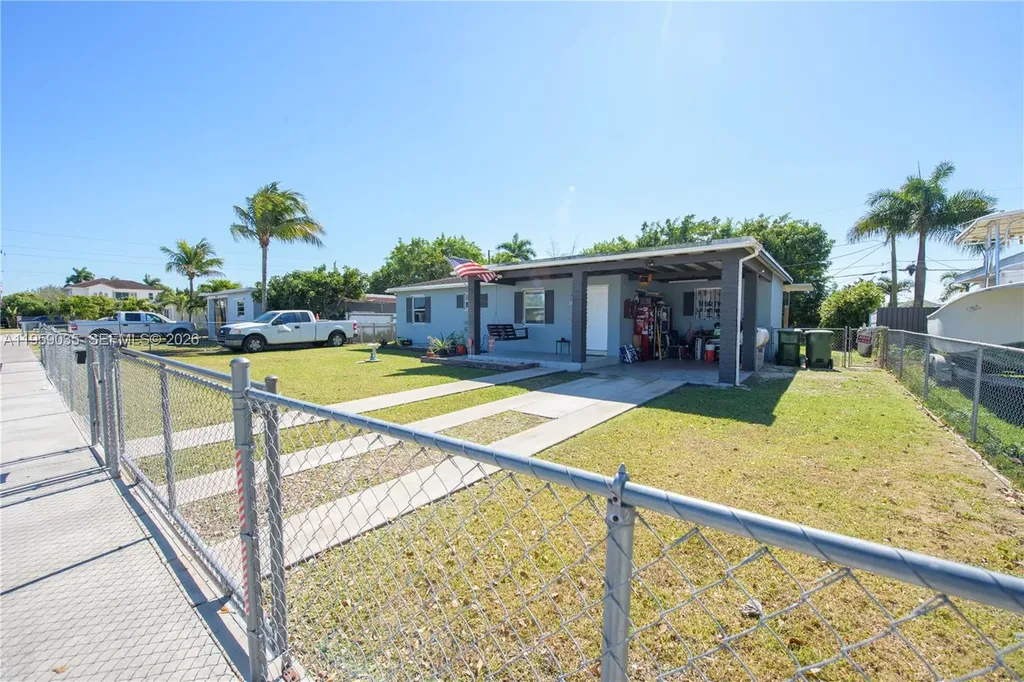 1560 NE 11th Street Homestead FL 33033