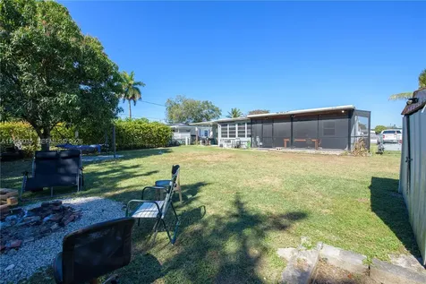 1560 NE 11th Street Homestead FL 33033