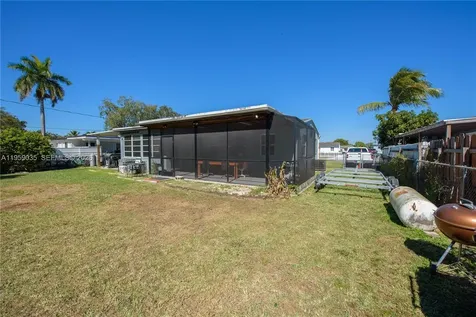 1560 NE 11th Street Homestead FL 33033