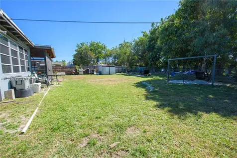 1560 NE 11th Street Homestead FL 33033