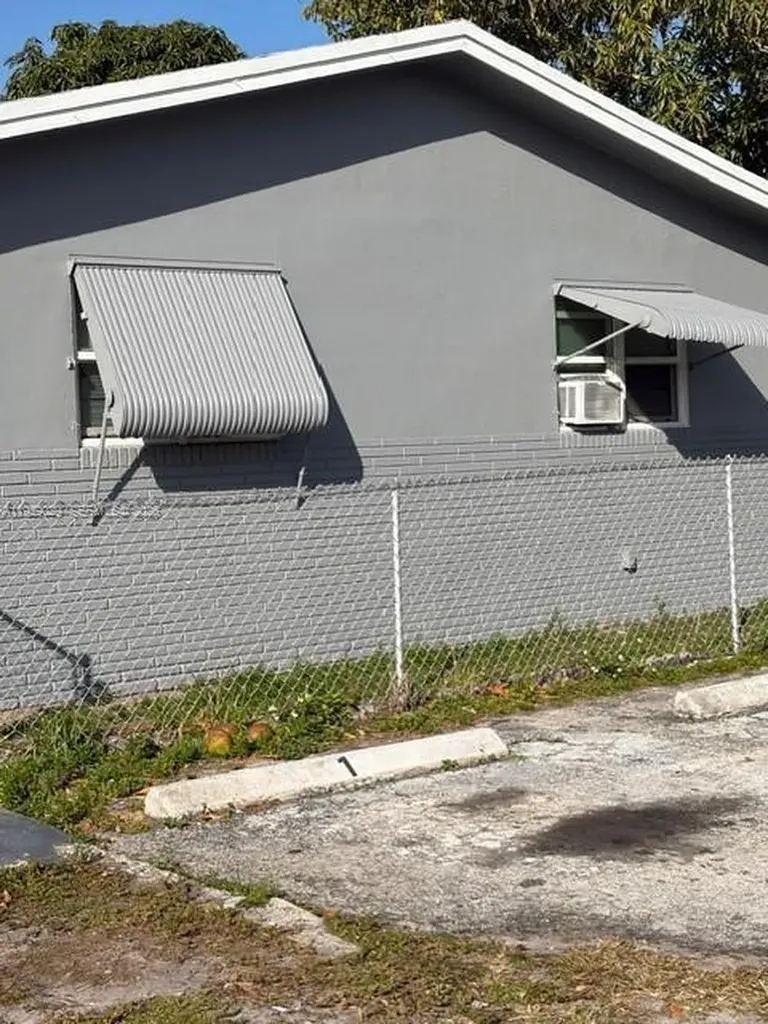 1913 SW Gardenia Road Fort Lauderdale FL 33317