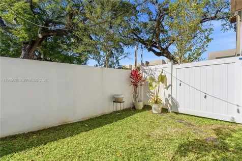 4150 N Oak Place Dania Beach FL 33314