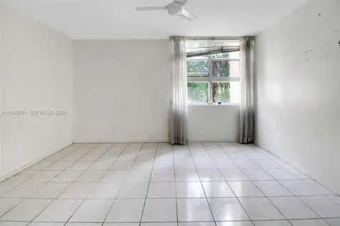 942 NE 199th Street Miami FL 33179