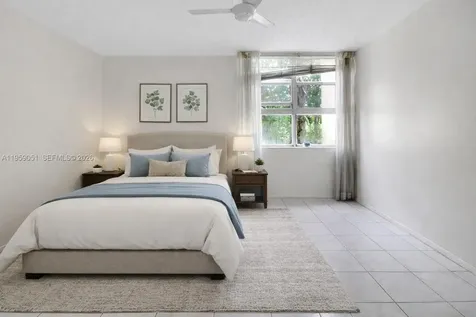 942 NE 199th Street Miami FL 33179