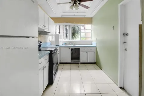 942 NE 199th Street Miami FL 33179