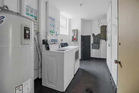 942 NE 199th Street Miami FL 33179