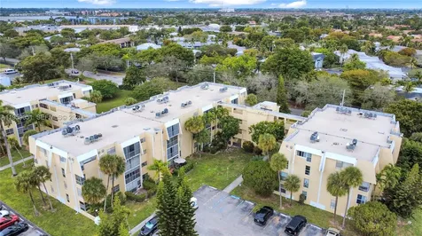 942 NE 199th Street Miami FL 33179