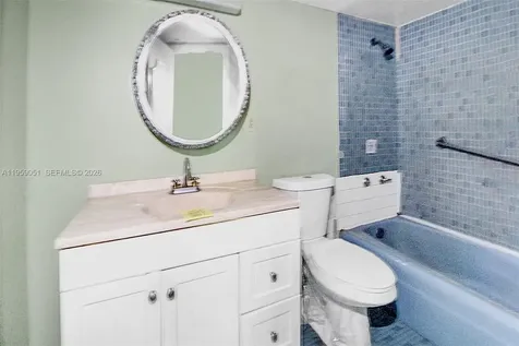 942 NE 199th Street Miami FL 33179
