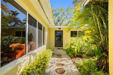 6331 SW 62nd Terrace South Miami FL 33143
