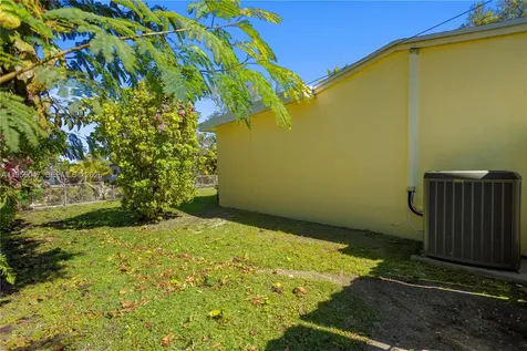 6331 SW 62nd Terrace South Miami FL 33143