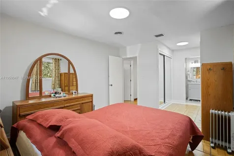 6331 SW 62nd Terrace South Miami FL 33143
