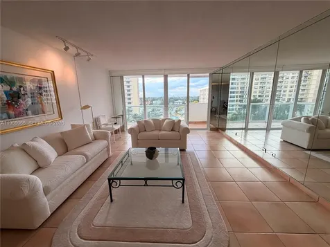 5601 Collins Avenue Miami Beach FL 33140
