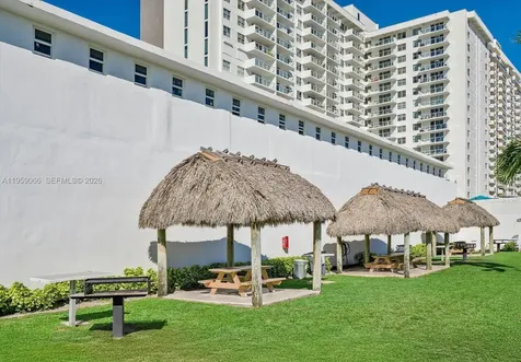 5601 Collins Avenue Miami Beach FL 33140