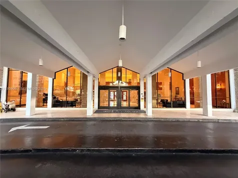 5601 Collins Avenue Miami Beach FL 33140