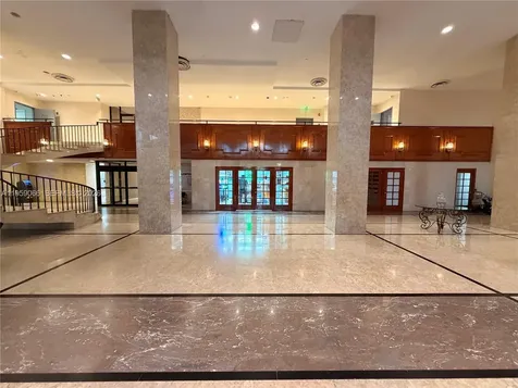5601 Collins Avenue Miami Beach FL 33140