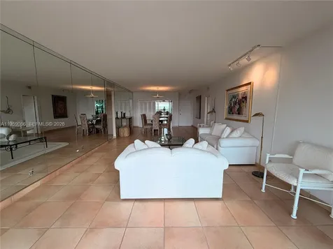 5601 Collins Avenue Miami Beach FL 33140