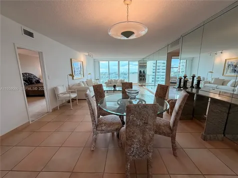 5601 Collins Avenue Miami Beach FL 33140
