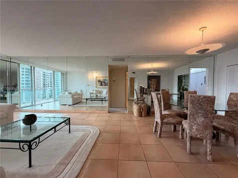 5601 Collins Avenue Miami Beach FL 33140