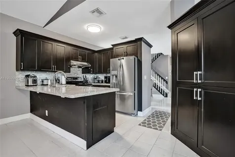 218 NW 75th Terrace Plantation FL 33317