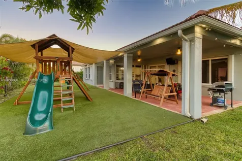 15959 SW 6th Street Pembroke Pines FL 33027