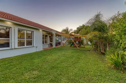 15959 SW 6th Street Pembroke Pines FL 33027