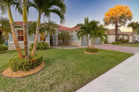 15959 SW 6th Street Pembroke Pines FL 33027