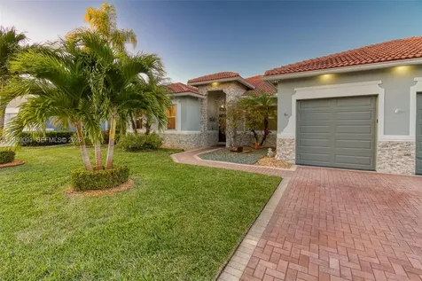 15959 SW 6th Street Pembroke Pines FL 33027