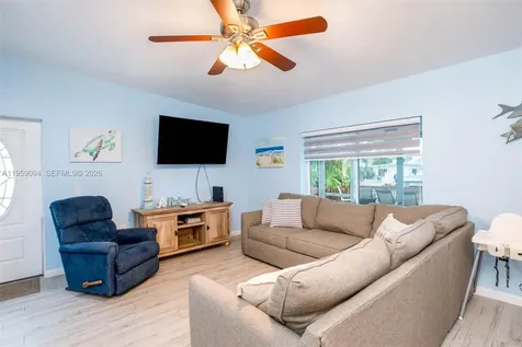 410 10th Street Key Colony Beach FL 33051