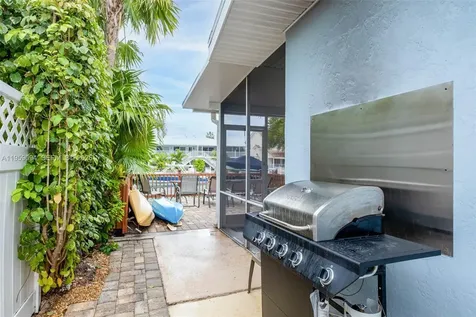 410 10th Street Key Colony Beach FL 33051