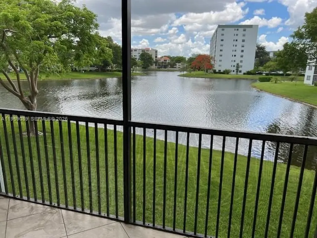 2226 N Cypress Bend Drive Pompano Beach FL 33069