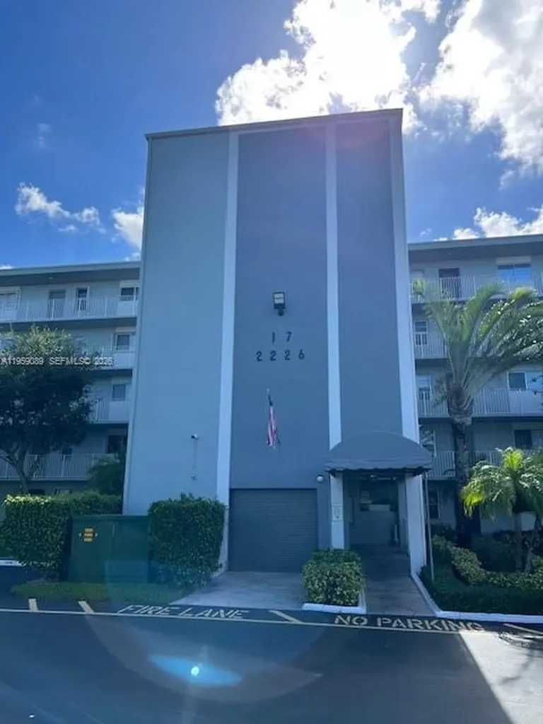 2226 N Cypress Bend Drive Pompano Beach FL 33069