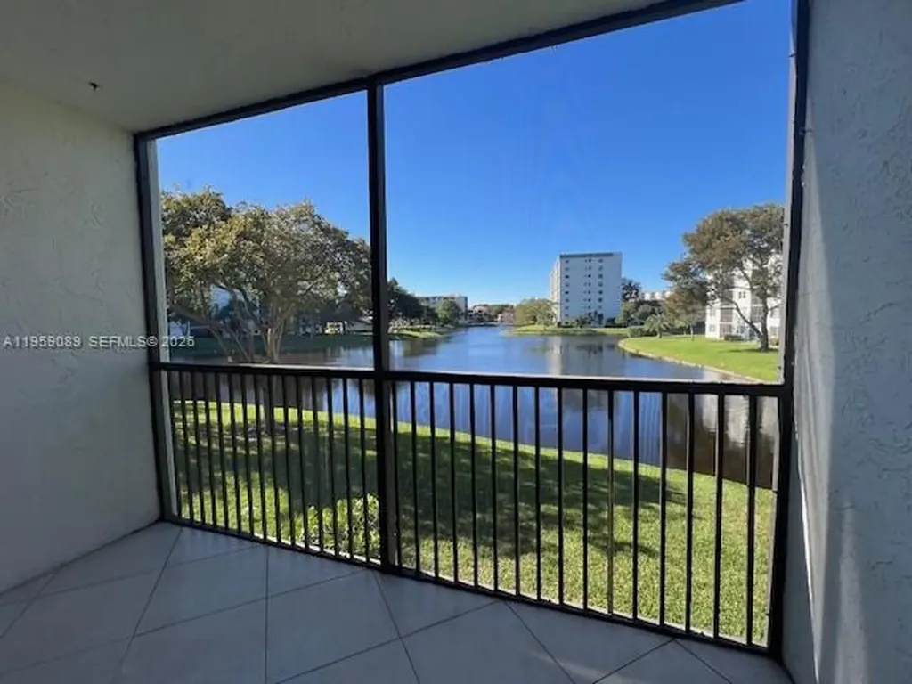 2226 N Cypress Bend Drive Pompano Beach FL 33069