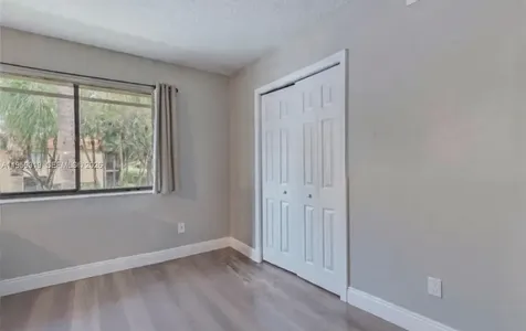 402 Lakeview Drive Weston FL 33326