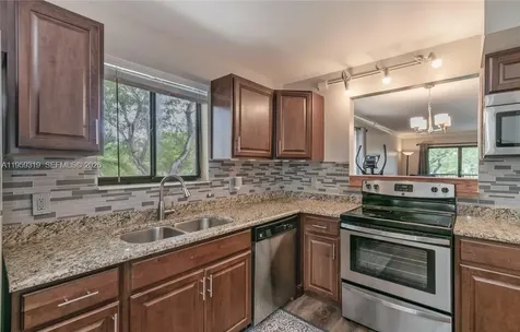 402 Lakeview Drive Weston FL 33326