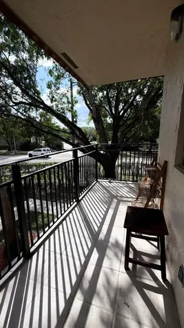402 Lakeview Drive Weston FL 33326