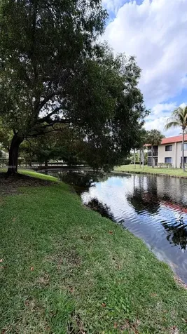 402 Lakeview Drive Weston FL 33326