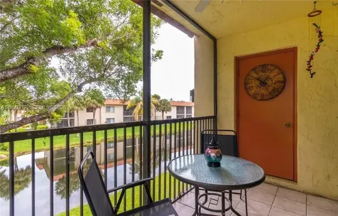 402 Lakeview Drive Weston FL 33326