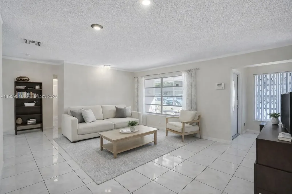 4927 NW 55th Court Tamarac FL 33319