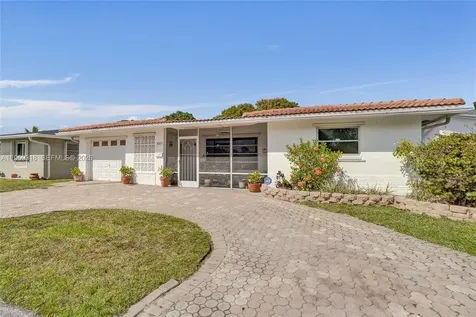 4927 NW 55th Court Tamarac FL 33319
