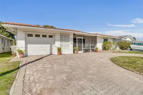 4927 NW 55th Court Tamarac FL 33319